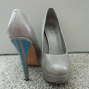 Vince camuto grey with blue detail high heels